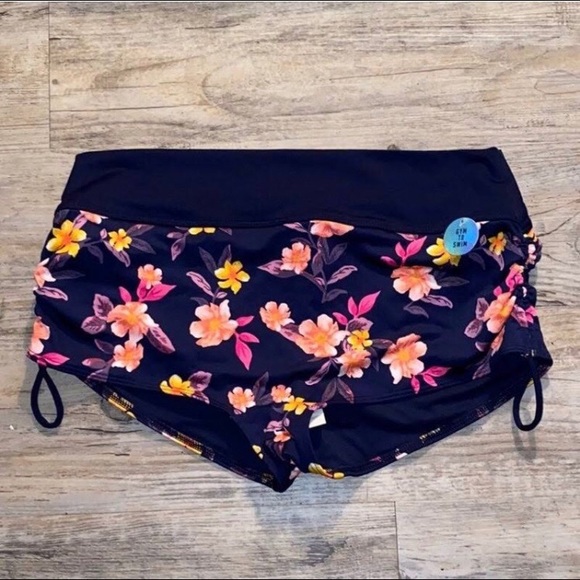 Pink Victoria’s Secret Gym to swim shortie - Picture 2 of 4